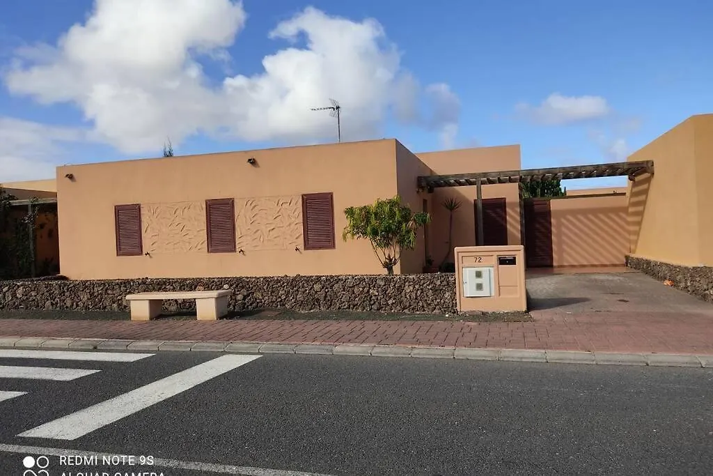 Dom wakacyjny Willa Casa Pitaya, Acogedora, Con Piscina, Fibra Optica La Oliva